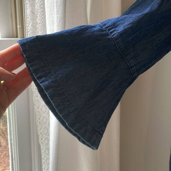 Draper James Chambray Ruffle Shift✨ - Picture 6 of 9